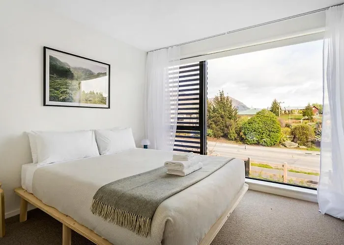 Architect's Townhouse In Ferienhaus Wanaka
